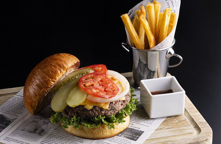 お得なセットから本格的なグリル料理まで選べる CENTRUM ランチ