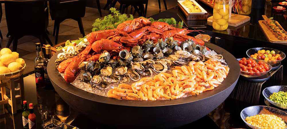 彩り豊かな美食を満喫季節のランチ＆ディナービュッフェ