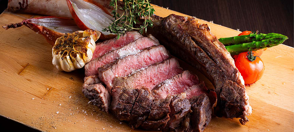 薪と炭の豪快なグリルを愉しむ CENTRUM ディナー